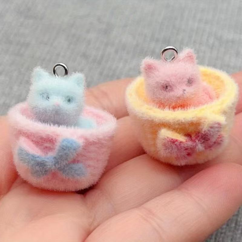 Drop Earrings - 4個入り3Dぬいぐるみ樹脂製猫ペンダント、DIYジュエリー製作イヤリング、キーホルダー、アクセサリー