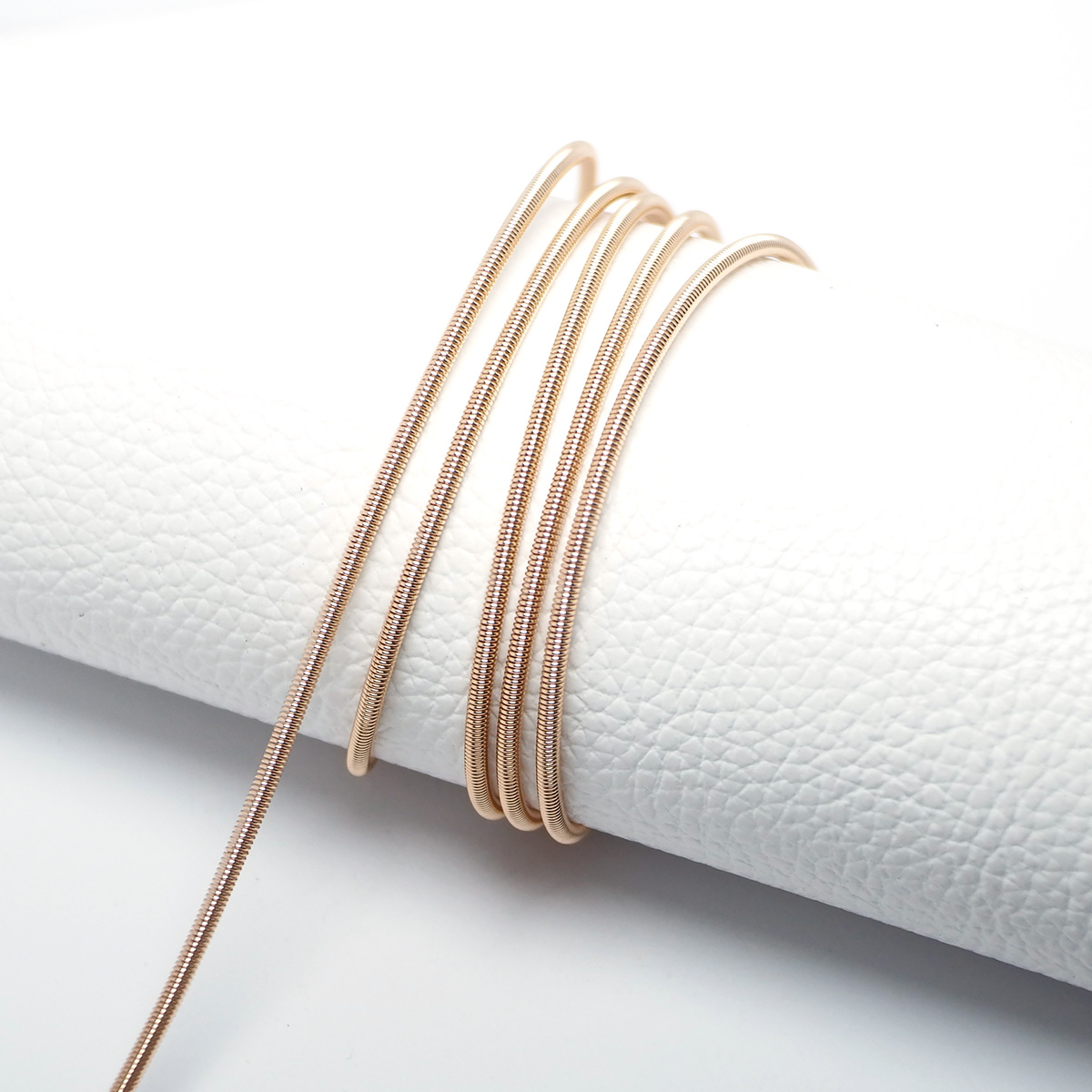 ピンクゴールドメッキのスプリングチェーン,真ちゅう製ネックレ - Rose Gold Bracelet のレビューと価格